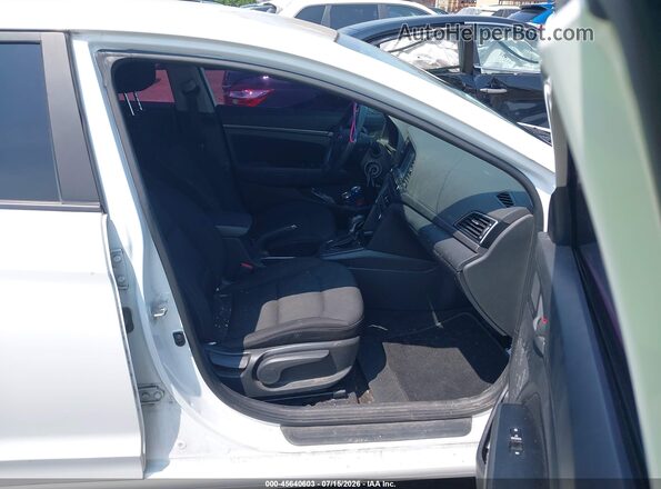 5NPD84LF8JH228706 2018 HYUNDAI ELANTRA White Widok wnętrza z przodu