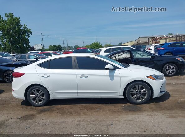 5NPD84LF8JH228706 2018 HYUNDAI ELANTRA White Widok wnętrza z tyłu