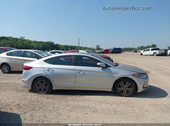 5NPD84LF8JH234389 2018 HYUNDAI ELANTRA Silver Vista interior trasera