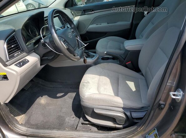 5NPD84LF8JH244615 2018 HYUNDAI ELANTRA Серый Вид салона спереди