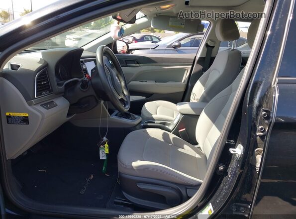 5NPD84LF8JH257851 2018 HYUNDAI ELANTRA Black Widok wnętrza z przodu