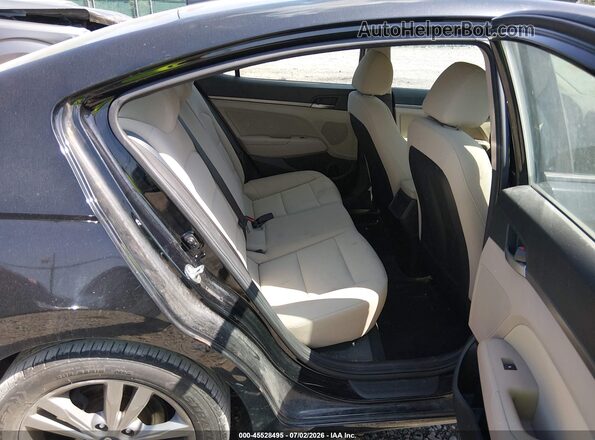 5NPD84LF8JH371834 2018 HYUNDAI ELANTRA Black VIN կոդի պիտակի տեսք