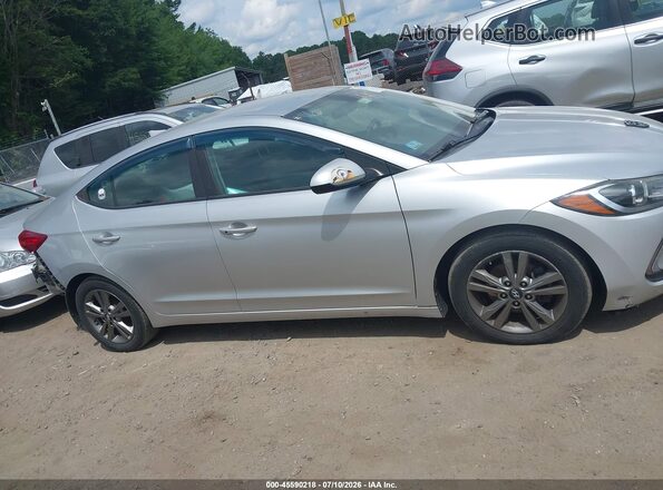 5NPD84LF9HH043445 2017 HYUNDAI ELANTRA Silver Widok wnętrza z tyłu