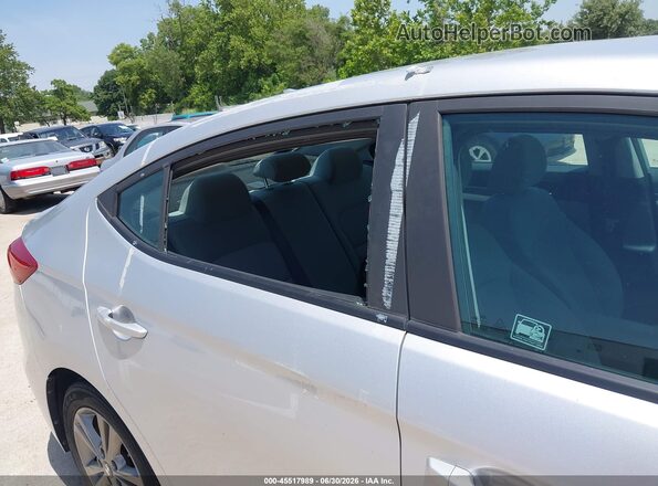 5NPD84LF9HH089308 2017 HYUNDAI ELANTRA Серебряный Вид спереди