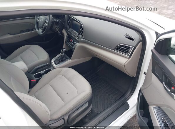 5NPD84LF9HH144081 2017 HYUNDAI ELANTRA White Front interior view