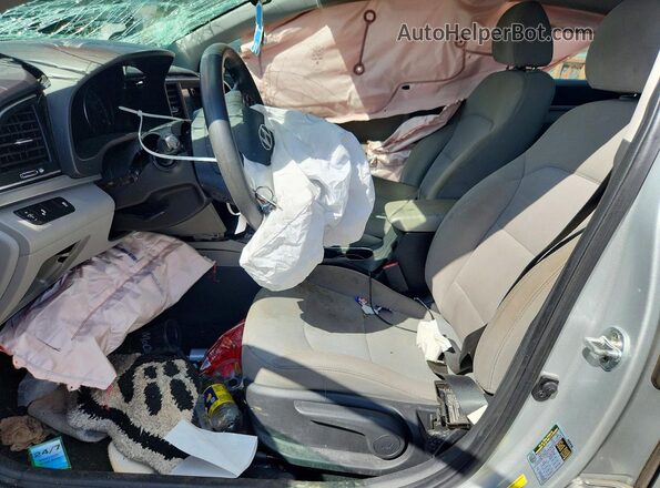 5NPD84LF9JH314994 2018 HYUNDAI ELANTRA Silver Widok wnętrza z przodu