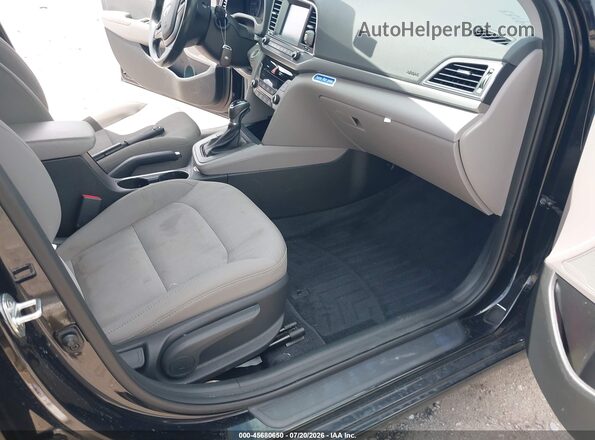 5NPD84LF9JH360390 2018 HYUNDAI ELANTRA Black Front interior view