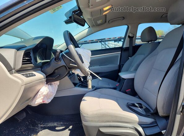 5NPD84LF9LH605014 2020 HYUNDAI ELANTRA Угольный Вид салона спереди