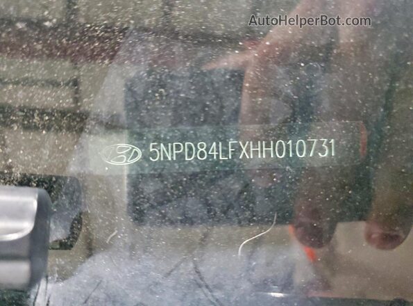 5NPD84LFXHH010731 2017 HYUNDAI ELANTRA Red Widok komory silnika