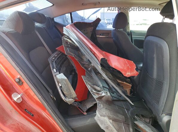 5NPD84LFXHH173069 2017 HYUNDAI ELANTRA Red Widok tylnych siedzeń