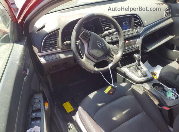 5NPD84LFXHH173069 2017 HYUNDAI ELANTRA Red Widok deski rozdzielczej