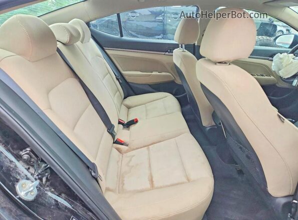 5NPD84LFXHH198182 2017 HYUNDAI ELANTRA Black Widok tylnych siedzeń