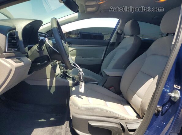 5NPD84LFXJH224303 2018 HYUNDAI ELANTRA Blue Вид салону спереду