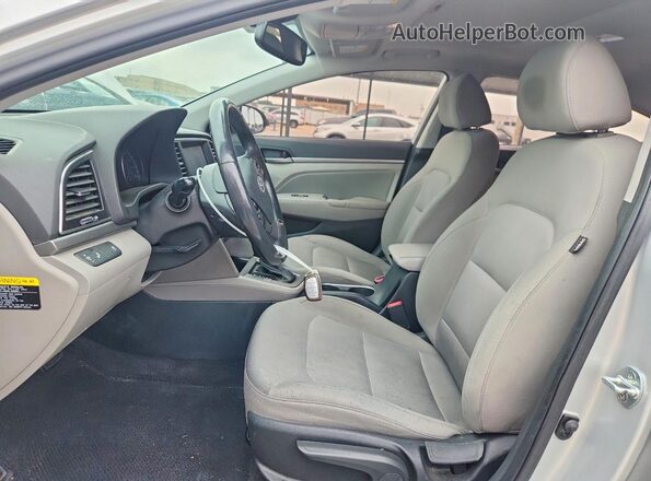 5NPD84LFXJH293931 2018 HYUNDAI ELANTRA Silver Вид салону спереду