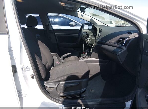 5NPD84LFXJH303941 2018 HYUNDAI ELANTRA White Սալոնի դիմացի տեսք