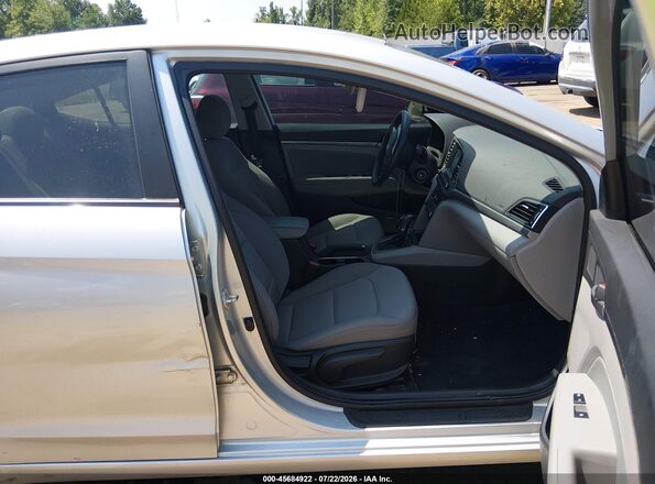 5NPD84LFXJH381765 2018 HYUNDAI ELANTRA Silver Вид салону спереду