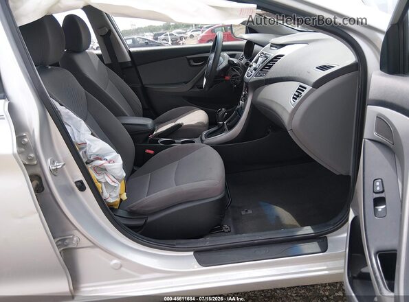 5NPDH4AE0GH663867 2016 HYUNDAI ELANTRA Silver Front interior view