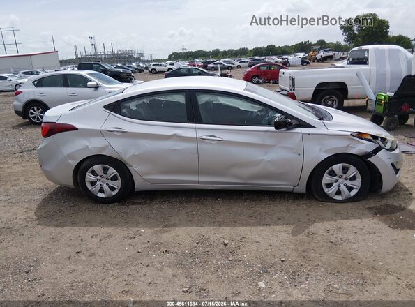 5NPDH4AE0GH663867 2016 HYUNDAI ELANTRA Silver Rear interior view