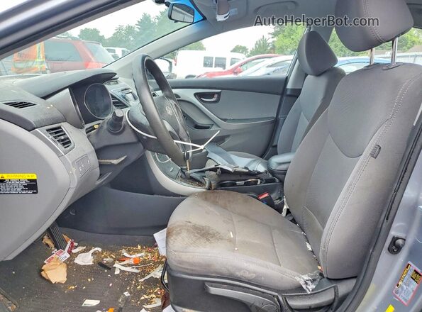 5NPDH4AE0GH685304 2016 HYUNDAI ELANTRA Silver Вид салону спереду