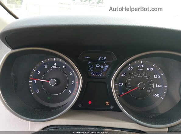 5NPDH4AE1G8732694 2016 HYUNDAI ELANTRA White Widok tylnych siedzeń