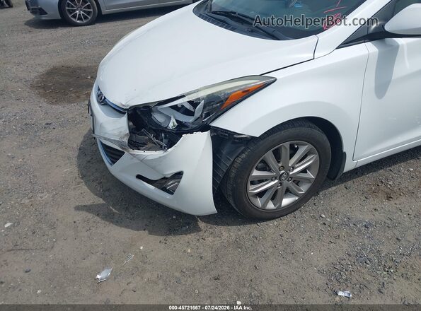 5NPDH4AE1GH656040 2016 HYUNDAI ELANTRA Белый Вид спереди