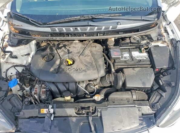 5NPDH4AE1GH769342 2016 HYUNDAI ELANTRA Белый Вид задней части салона