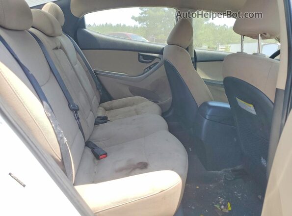 5NPDH4AE2GH745342 2016 HYUNDAI ELANTRA White Vista de los asientos traseros