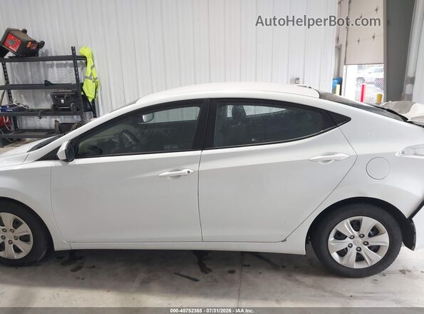 5NPDH4AE2GH752517 2016 HYUNDAI ELANTRA White 