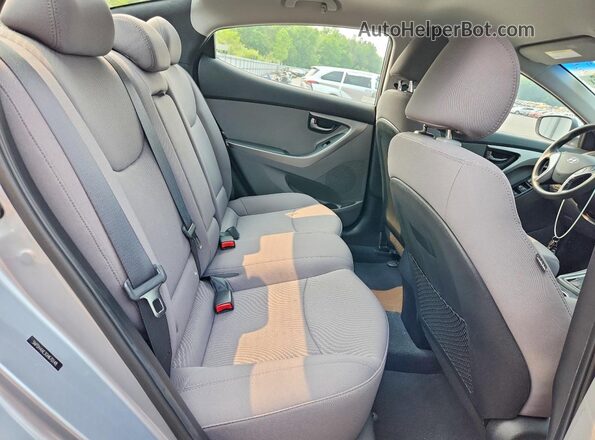 5NPDH4AE3GH670148 2016 HYUNDAI ELANTRA Silver Widok tylnych siedzeń