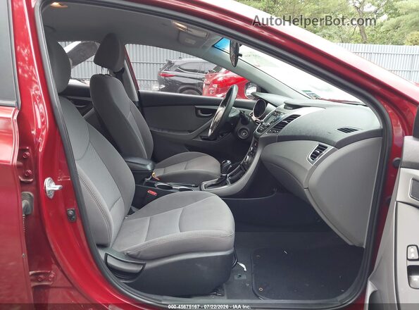 5NPDH4AE3GH692523 2016 HYUNDAI ELANTRA Красный Вид салона спереди