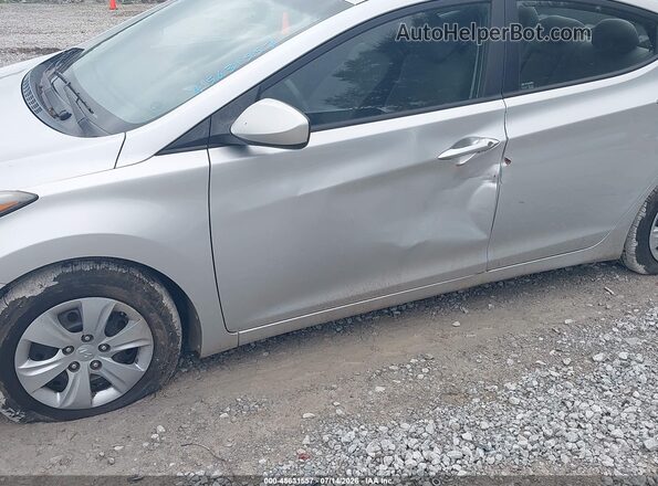 5NPDH4AE3GH737833 2016 HYUNDAI ELANTRA Серебряный Вид спереди