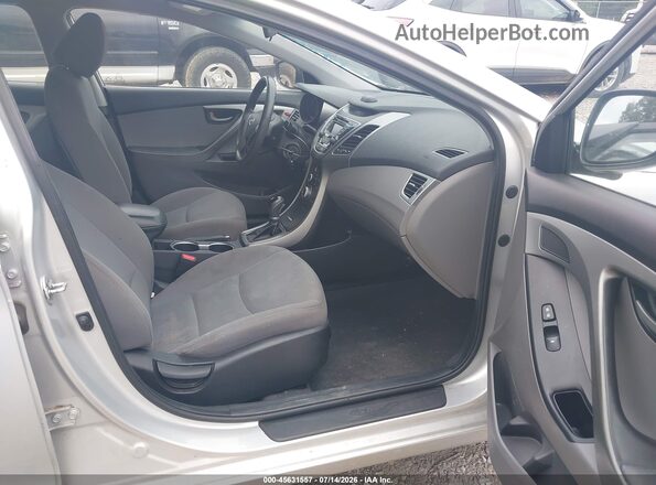 5NPDH4AE3GH737833 2016 HYUNDAI ELANTRA Серебряный Вид салона спереди