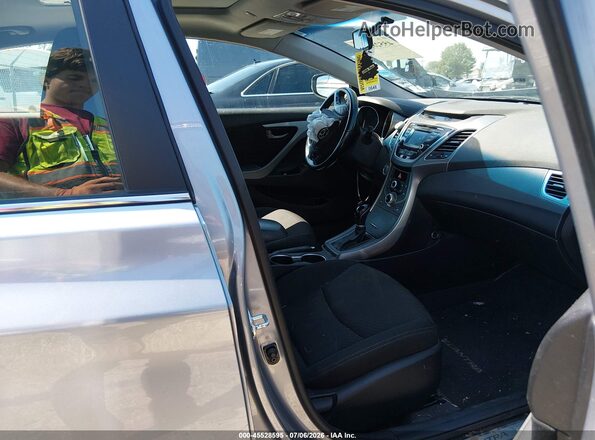 5NPDH4AE3GH739212 2016 HYUNDAI ELANTRA Light Blue წინა სალონის ხედი