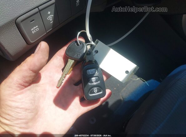 5NPDH4AE3GH766247 2016 HYUNDAI ELANTRA Синий Вид панели приборов