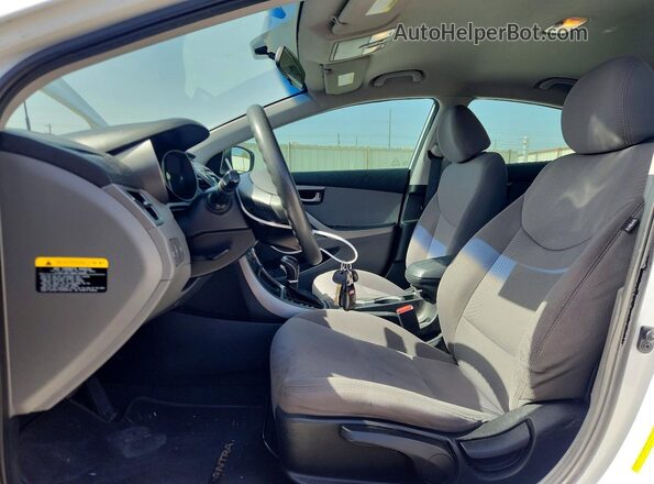 5NPDH4AE3GH769584 2016 HYUNDAI ELANTRA White Front interior view