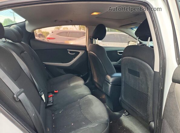 5NPDH4AE3GH778267 2016 HYUNDAI ELANTRA White Widok tylnych siedzeń