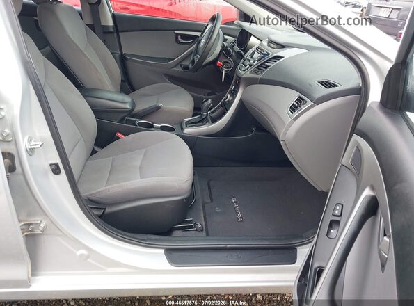 5NPDH4AE4GH675732 2016 HYUNDAI ELANTRA Silver Front interior view