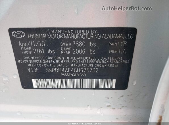 5NPDH4AE4GH675732 2016 HYUNDAI ELANTRA Silver Engine compartment view