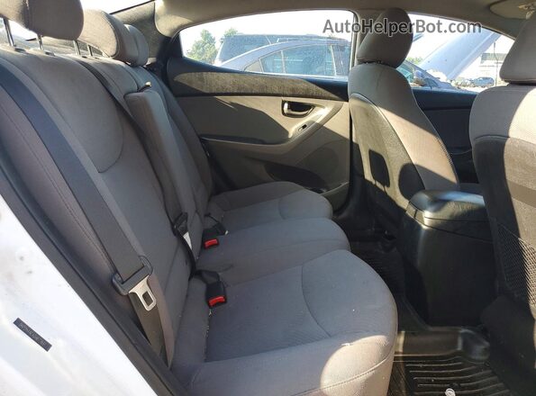 5NPDH4AE4GH677691 2016 HYUNDAI ELANTRA White Vista de los asientos traseros