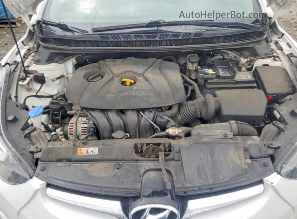 5NPDH4AE4GH685659 2016 HYUNDAI ELANTRA White Vista interior trasera