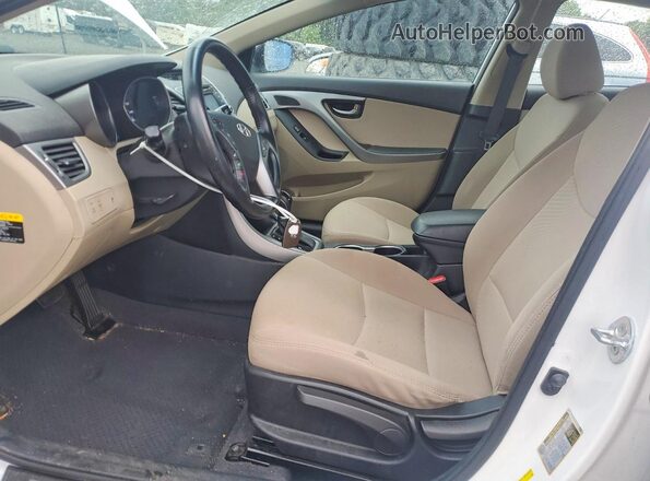 5NPDH4AE4GH685659 2016 HYUNDAI ELANTRA White Vista interior delantera