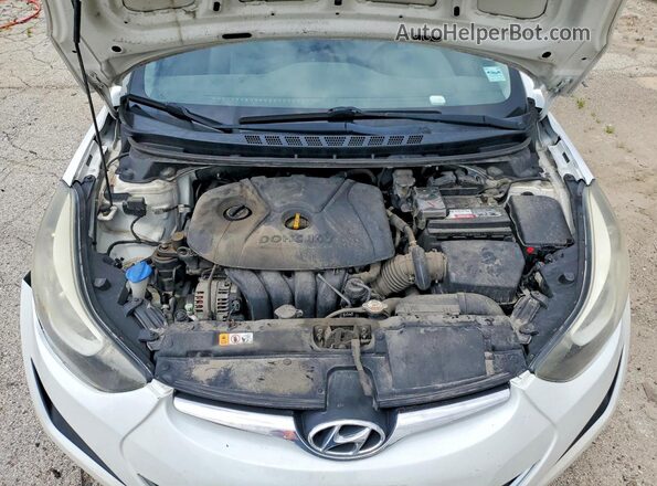 5NPDH4AE4GH730888 2016 HYUNDAI ELANTRA White Rear interior view