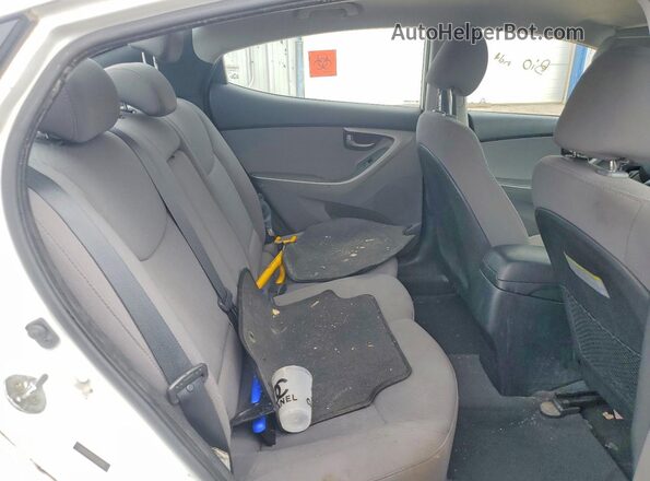 5NPDH4AE4GH730888 2016 HYUNDAI ELANTRA White Rear seats view