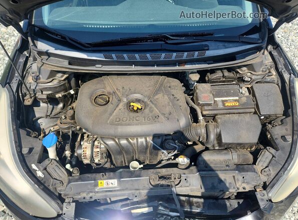 5NPDH4AE4GH773109 2016 HYUNDAI ELANTRA Black Rear interior view