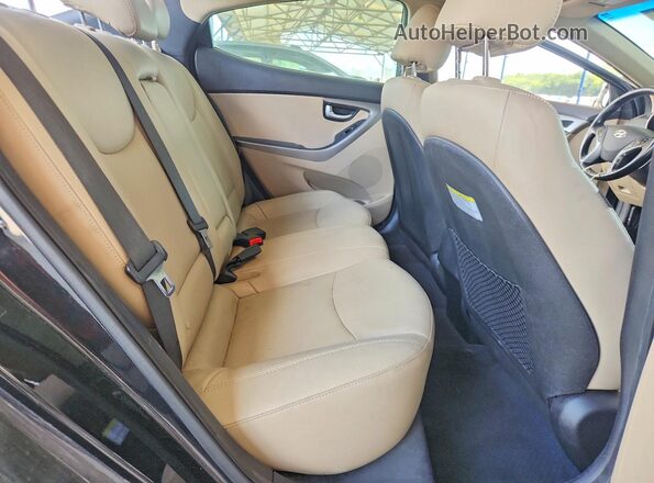 5NPDH4AE6GH655496 2016 HYUNDAI ELANTRA Черный Вид задних сидений