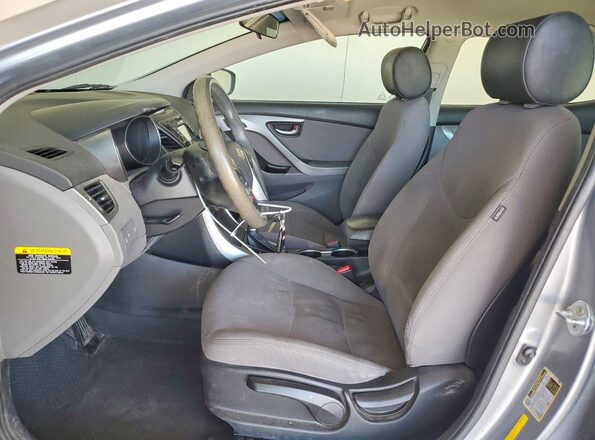 5NPDH4AE6GH749538 2016 HYUNDAI ELANTRA Silver Вид салону спереду