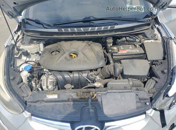5NPDH4AE7GH751914 2016 HYUNDAI ELANTRA Silver Rear interior view