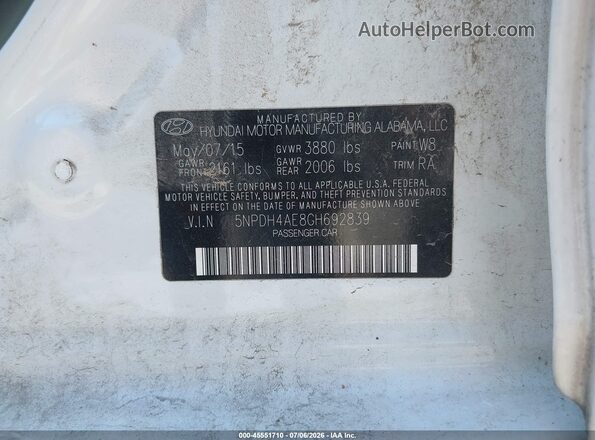5NPDH4AE8GH692839 2016 HYUNDAI ELANTRA White Engine compartment view