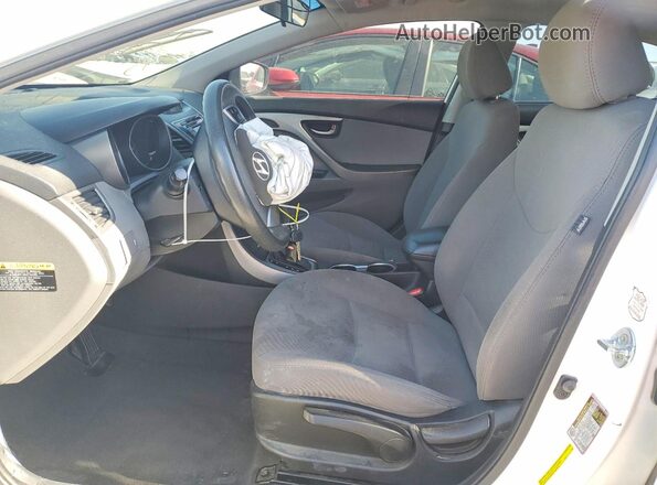 5NPDH4AE8GH695563 2016 HYUNDAI ELANTRA White Widok wnętrza z przodu