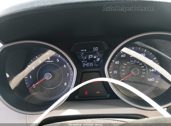 5NPDH4AE8GH780502 2016 HYUNDAI ELANTRA White Vista de los asientos traseros
